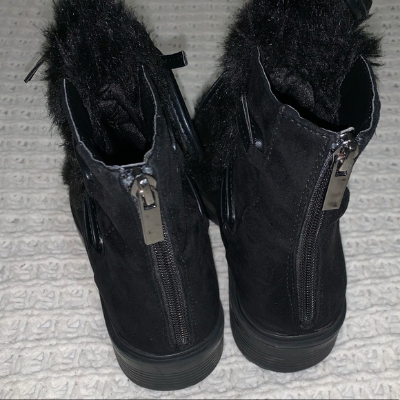Lace Up Boots Fur - Picture 3 of 4